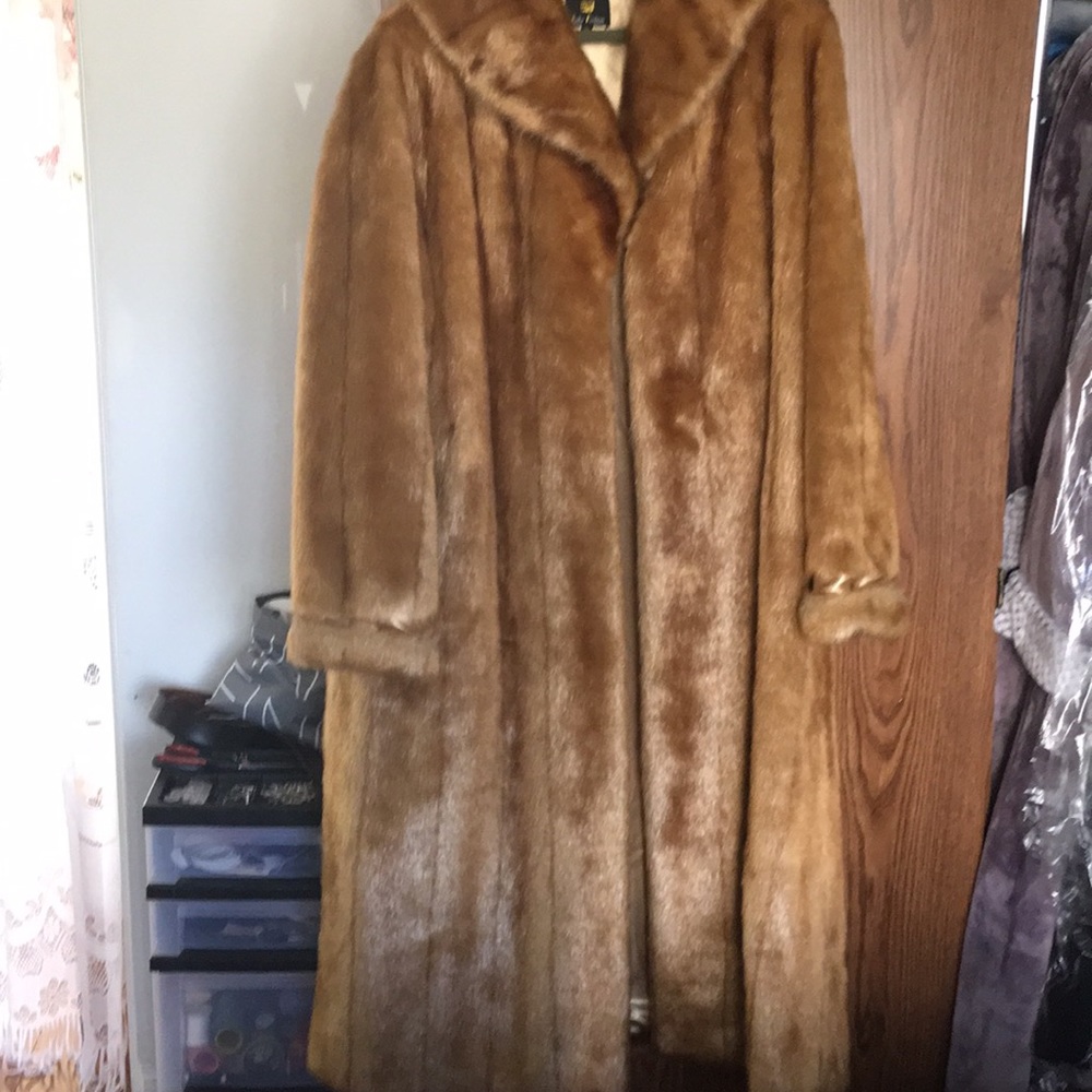 Fur coat 🧥🛍❄️🌲